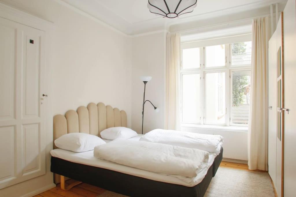 Large & Bright 3Br Apartment W Whirlpool Near Metro コペンハーゲン エクステリア 写真