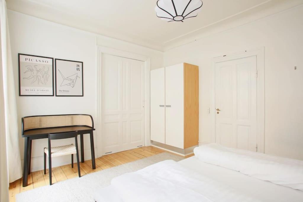 Large & Bright 3Br Apartment W Whirlpool Near Metro コペンハーゲン エクステリア 写真