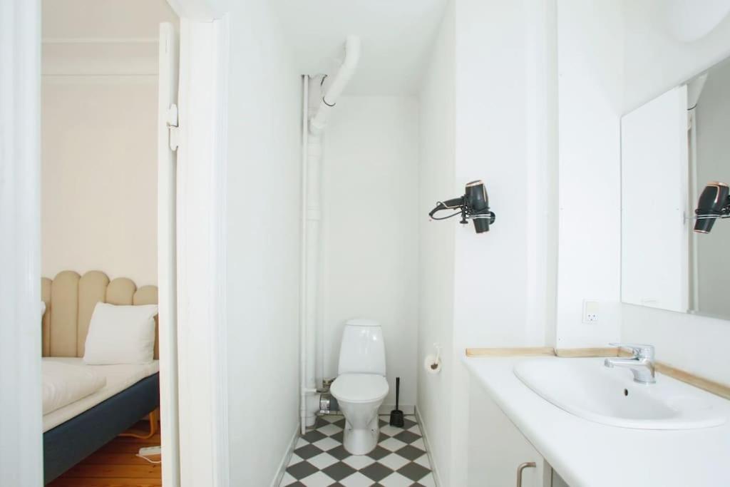 Large & Bright 3Br Apartment W Whirlpool Near Metro コペンハーゲン エクステリア 写真