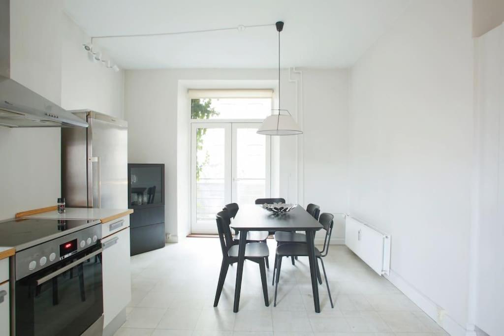 Large & Bright 3Br Apartment W Whirlpool Near Metro コペンハーゲン エクステリア 写真