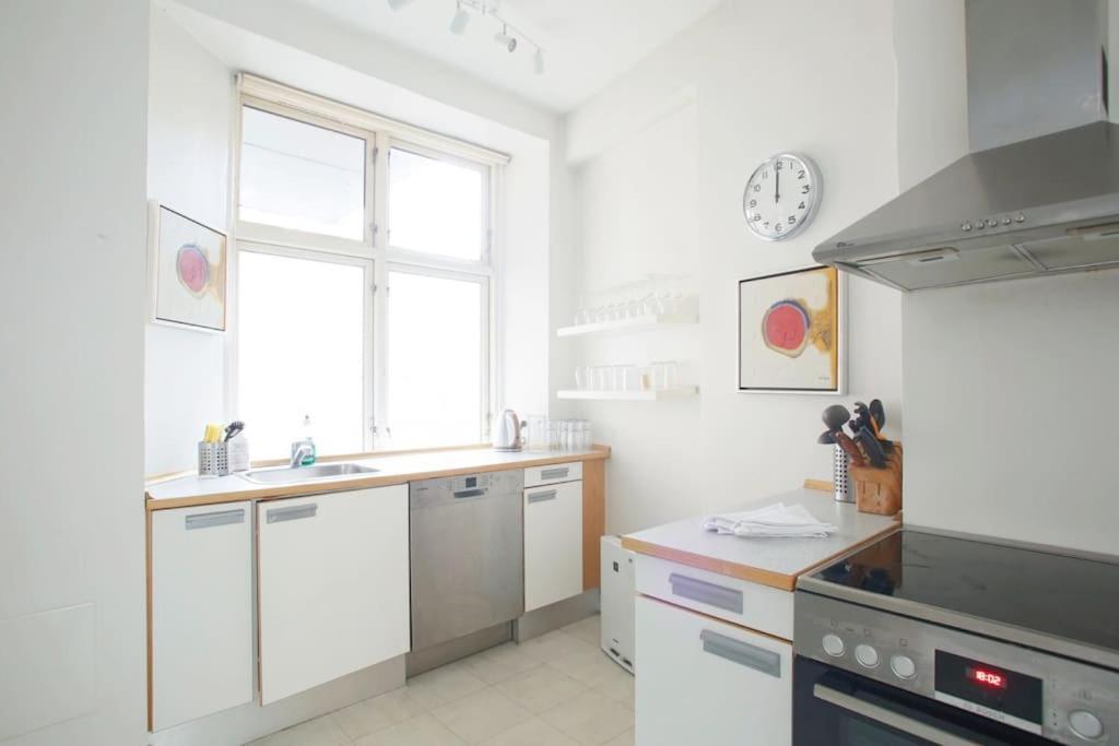 Large & Bright 3Br Apartment W Whirlpool Near Metro コペンハーゲン エクステリア 写真