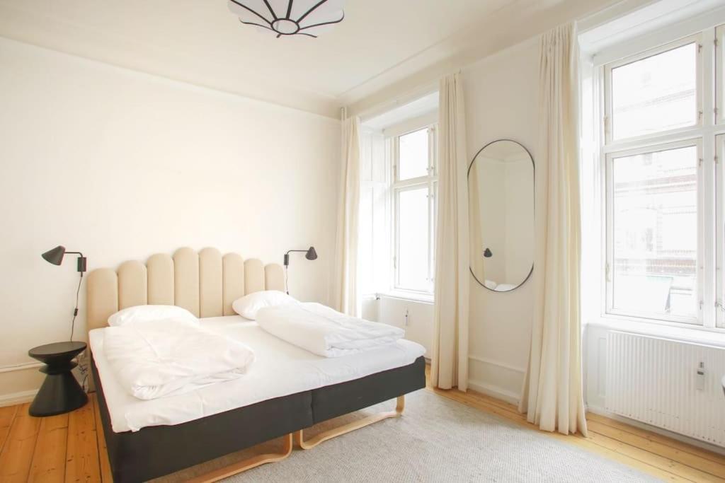 Large & Bright 3Br Apartment W Whirlpool Near Metro コペンハーゲン エクステリア 写真